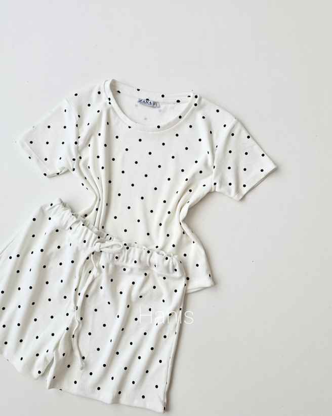 ست کراپ و شورتک کبریتی وارداتی طرحدار برند ZARA