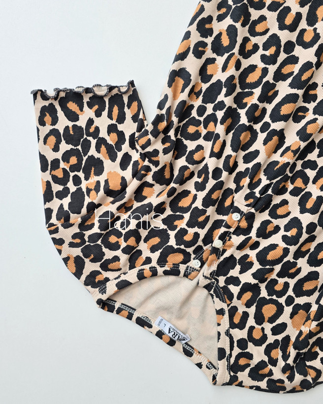 ست کراپ و شورتک کبریتی یقه هفت دکمهدار چیندار زنانه ZARA